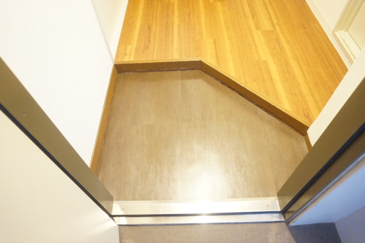 調布住宅  玄関