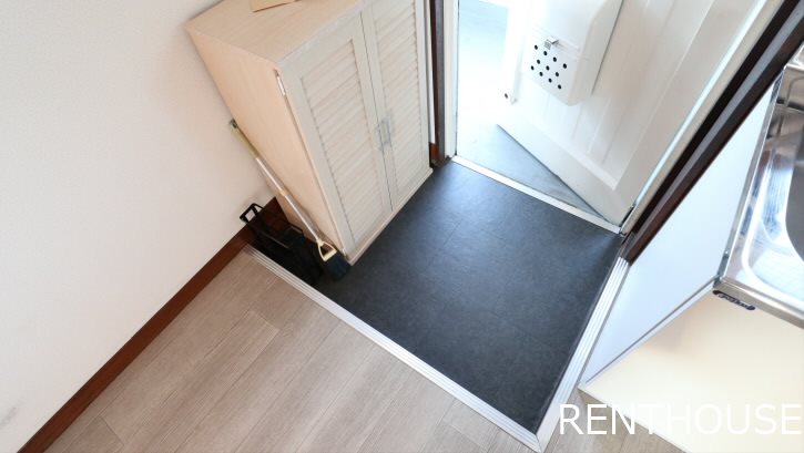 川重コーポ【当店限定物件】 玄関