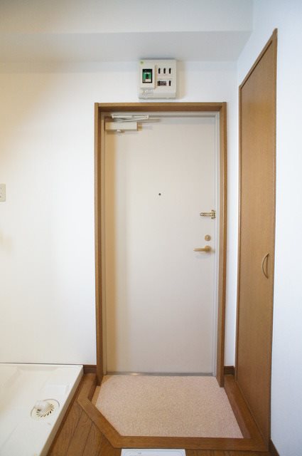 プレジール狛江  玄関