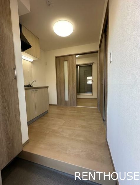 エピナール   玄関