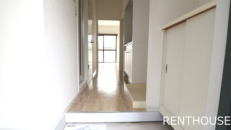 エステート国領  玄関