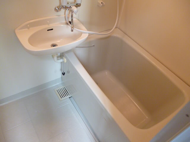 セラビ 　当社管理物件 風呂画像