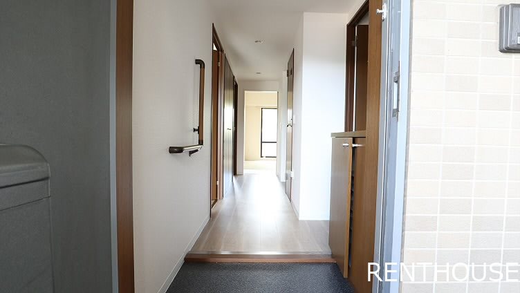 ウッディー遠藤  玄関