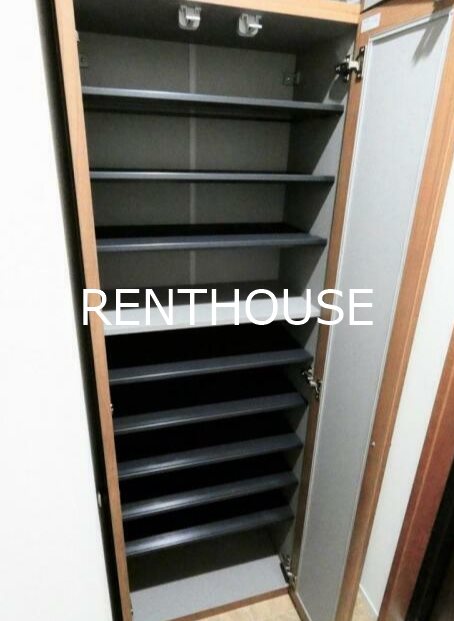 トゥインクルヴィータ  玄関