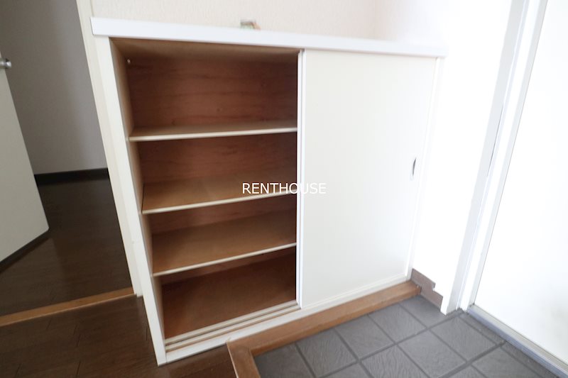 サンライズ多摩   玄関