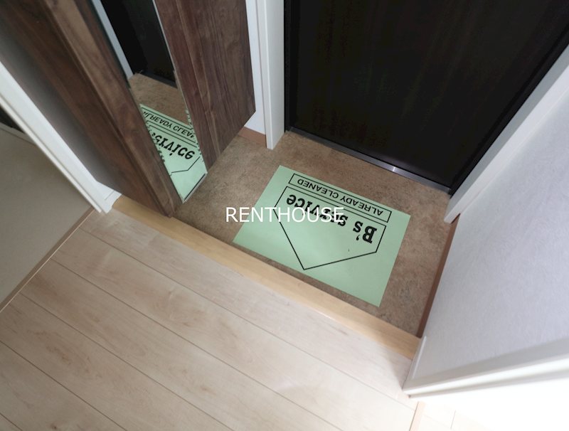 ドエルウエノ   玄関