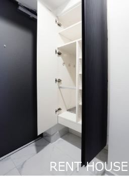 ラフィスタ調布多摩川 玄関