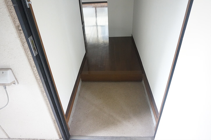 YSヴィラ調布   玄関