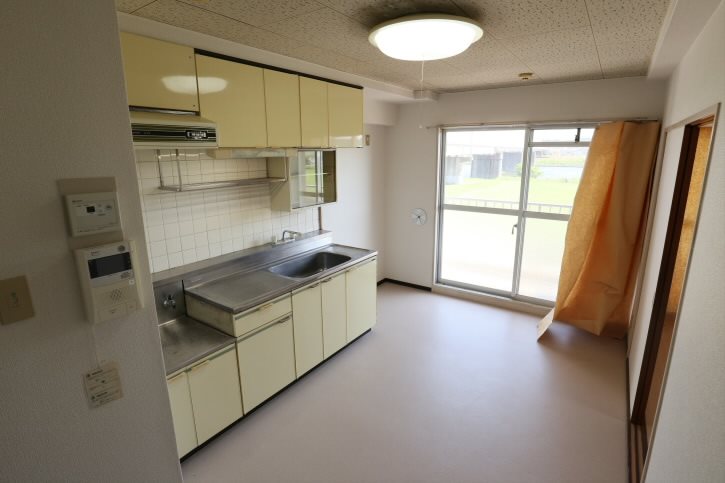 メゾン多摩   リビング