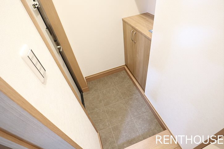 イエント国領   玄関