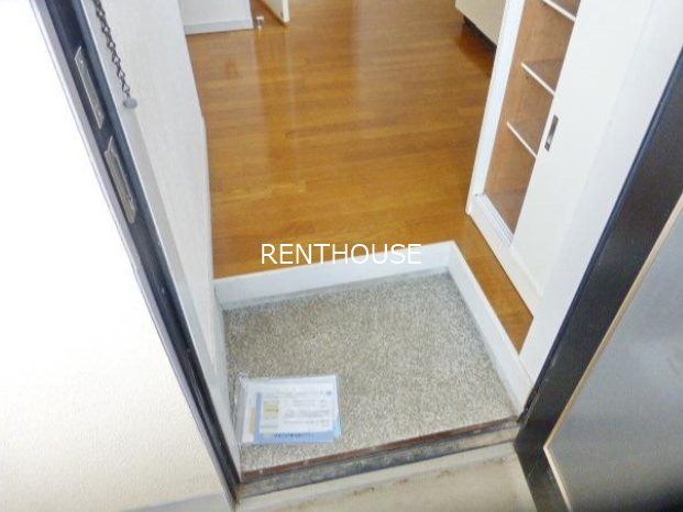 白山ハイツ 玄関