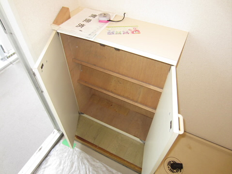 めぞんあやめ   玄関