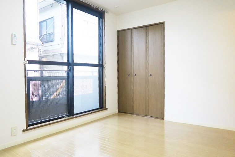 ボヌールあさひ【東京外国語大学受験生事前予約可能物件】 リビング