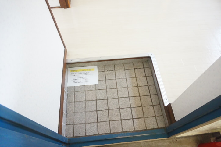 リバーサイド菊野台  玄関