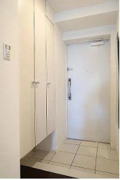 アイディーコート府中グリーンウインド 玄関