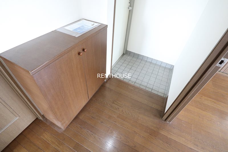 アリビラⅡ  玄関