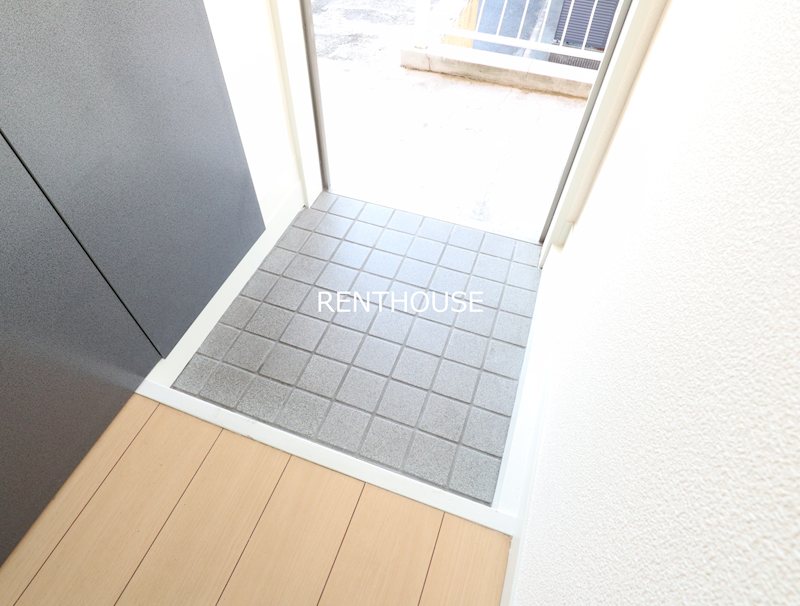 メイプルヒルズ 玄関