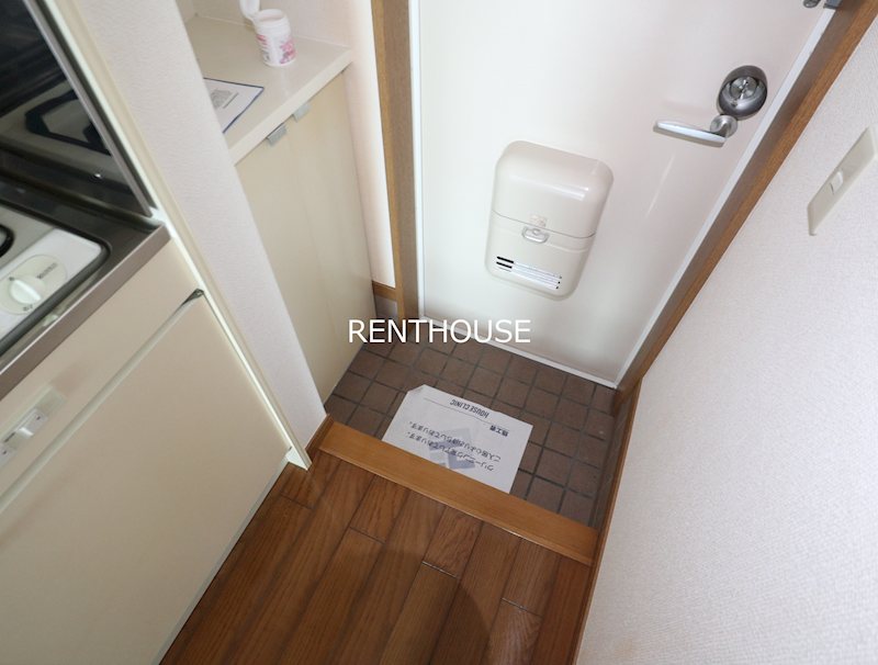 プティメゾンK＆K  玄関