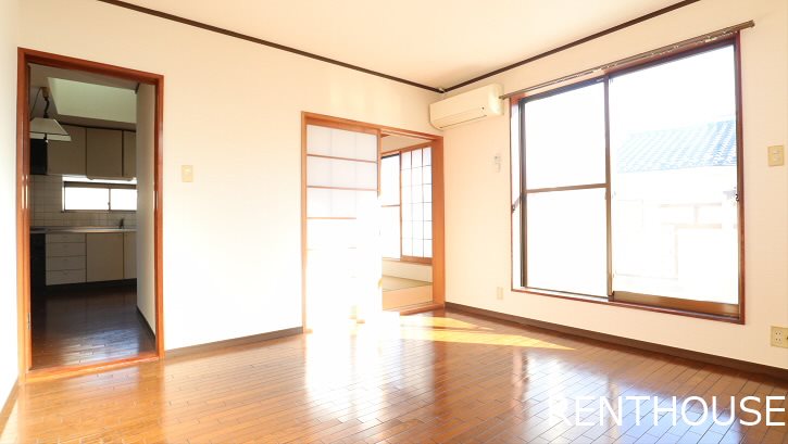 中和泉2丁目戸建   リビング