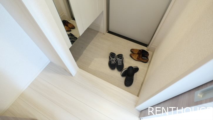 グリシーヌ  玄関