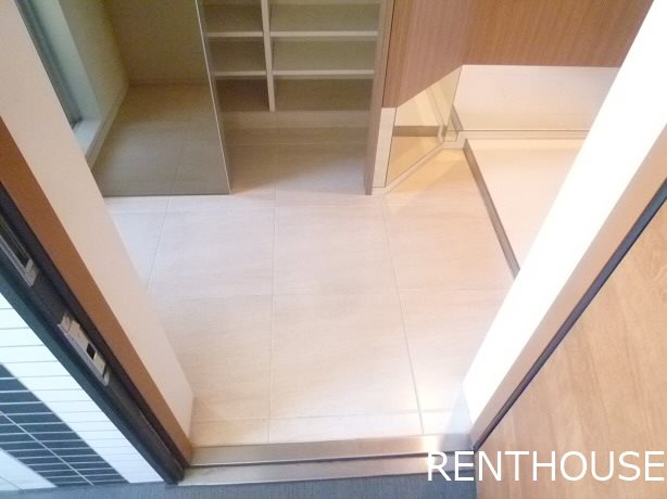 ブランズ調布サザンプレミアム  玄関