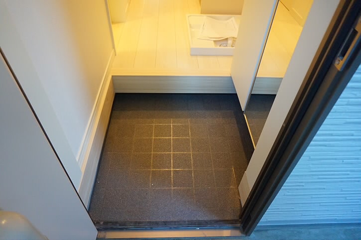 リエート調布  玄関