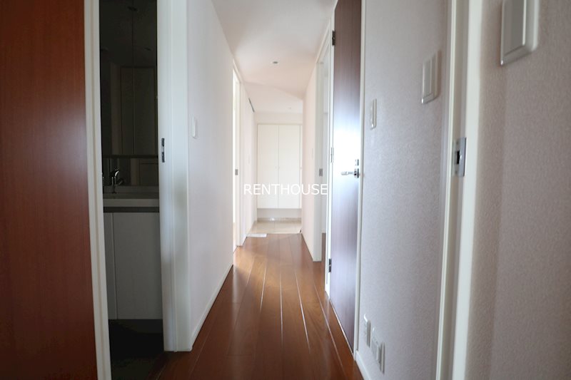 パークハウスザガーデン　ウエストハウス  玄関