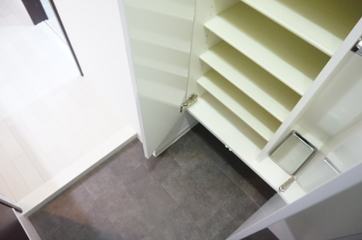 ファンファーレ調布  玄関