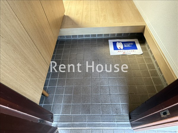 牟礼1丁目貸家  玄関