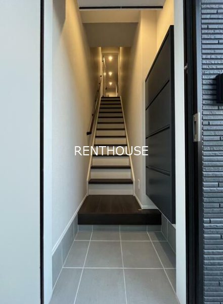 ブリリアントジェイオーワン     玄関