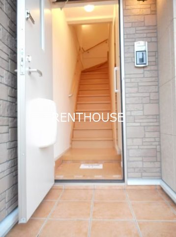 クラリス・ヴィラージュ 玄関