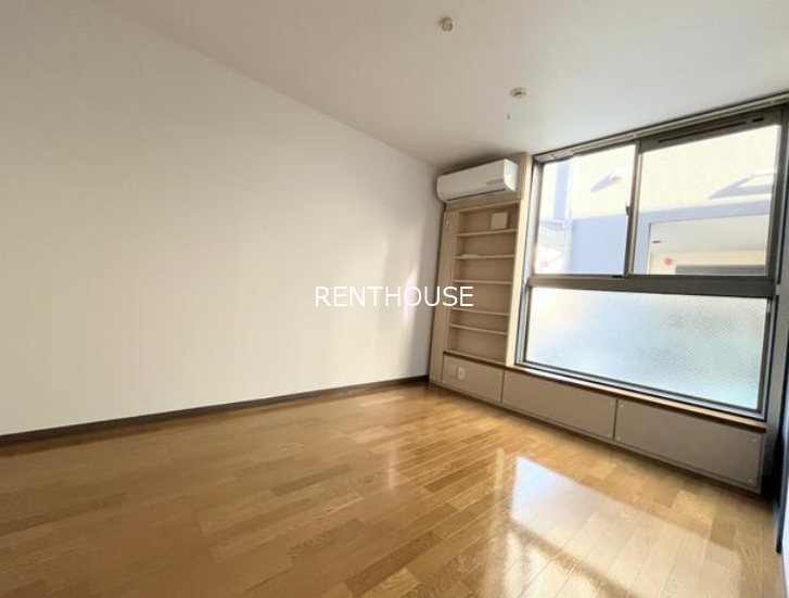 プライム朝日町 玄関