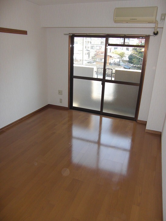 メゾンシェ―ヌ  リビング