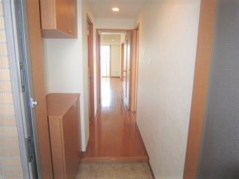 サン・クレスト  玄関