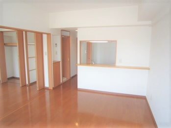 サン・クレスト  リビング