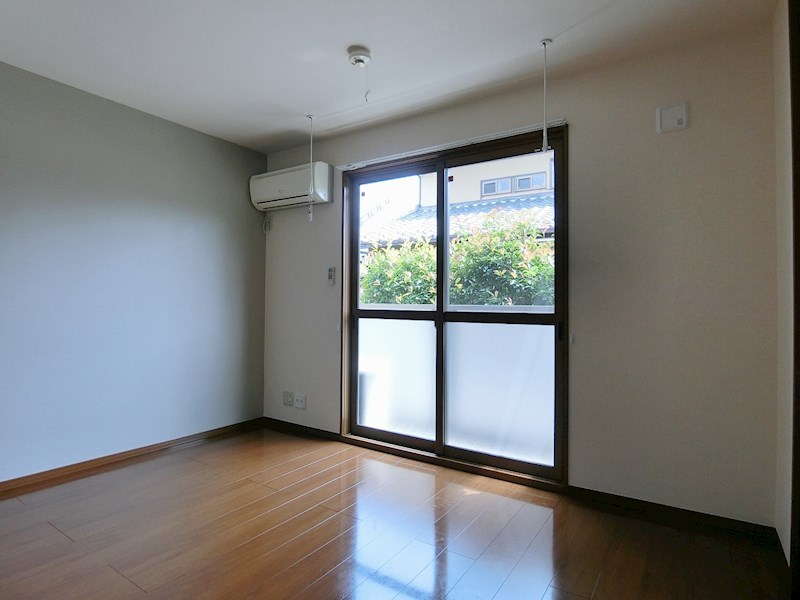 カメリア   ベッドルーム