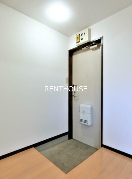 グリーンハウス【東京外国語大学受験生事前予約可能物件】  玄関