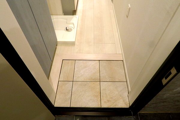 若葉町タウンハウス 玄関