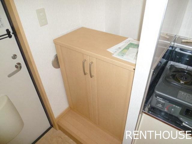 メゾンアンソレイユ  玄関