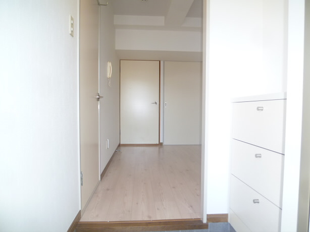 モアクレスト菊野台   玄関