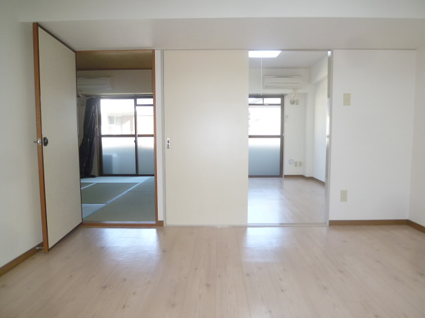 モアクレスト菊野台   リビング