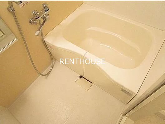 イヴ・カリーノ 風呂画像