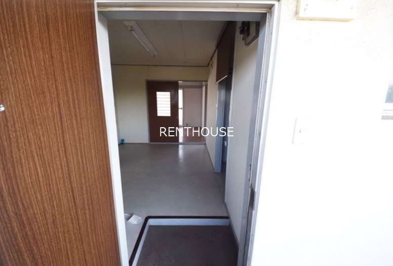 メゾン秀和 玄関