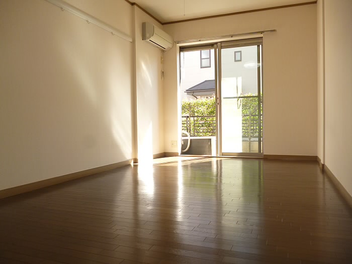 エンジェル府中 リビング