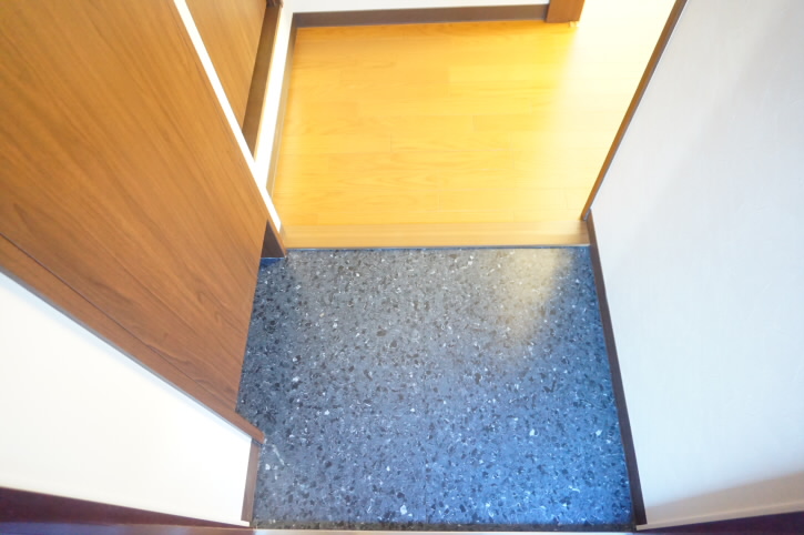 グランソレイユ   玄関