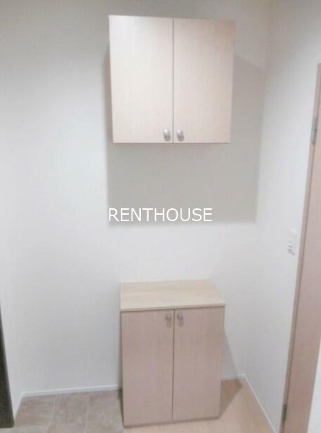 ウエストラウンジ  玄関