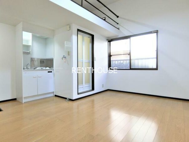 グリーンハウス【東京外国語大学受験生事前予約可能物件】   リビング