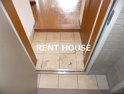 コンフォリア代々木上原  玄関