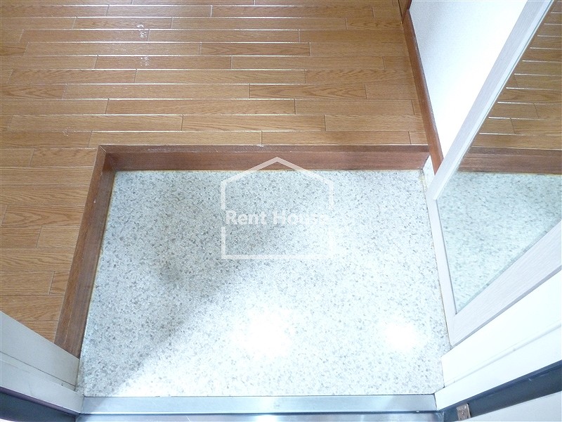 ファミールビレッジ 玄関