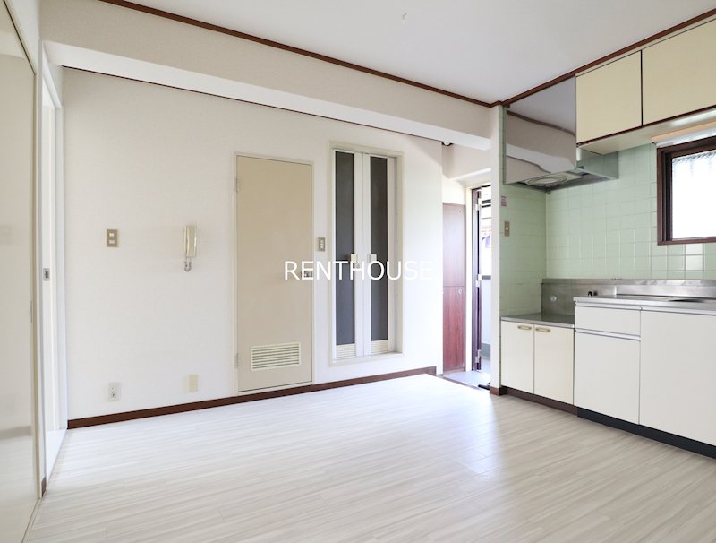 リトルブラウン  リビング